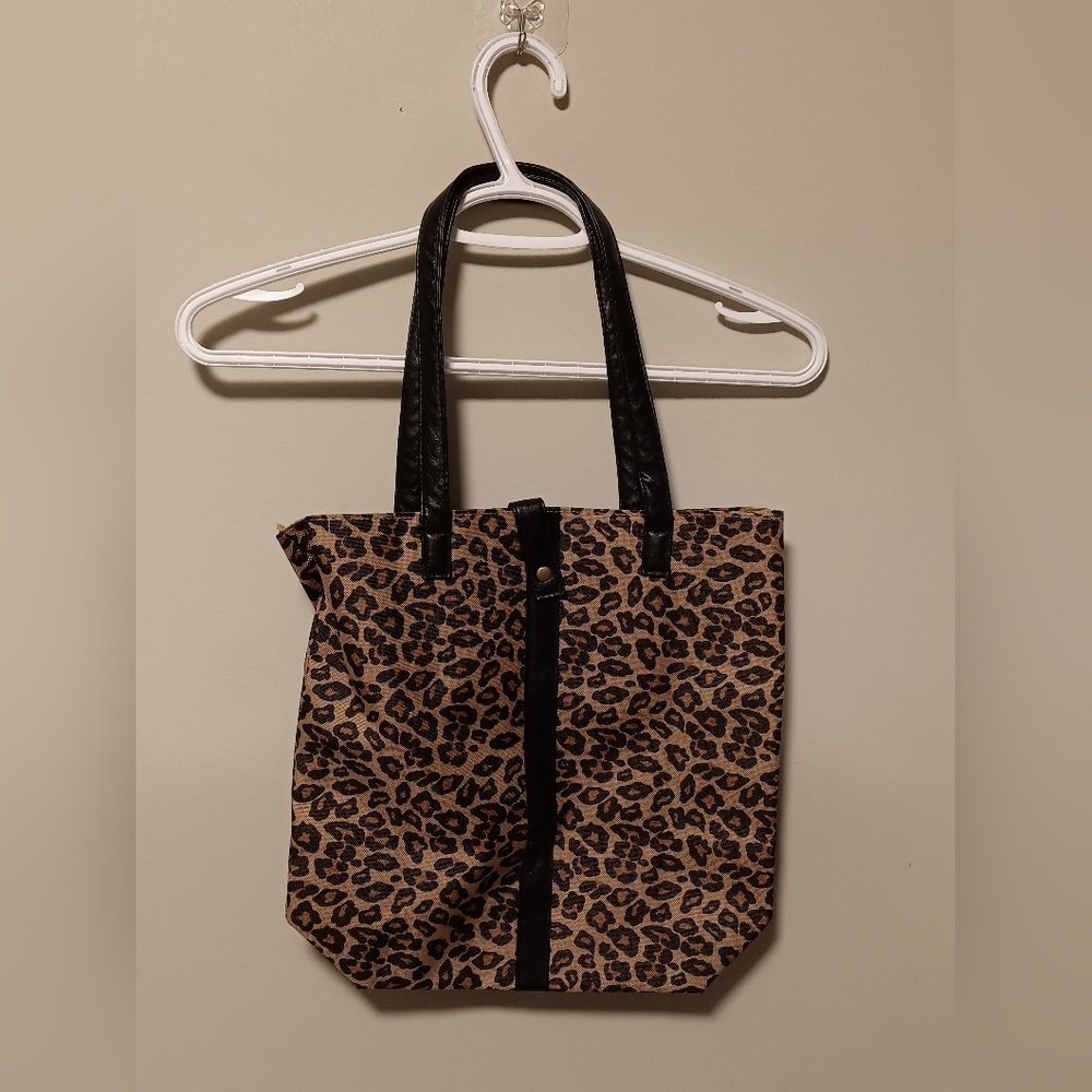 Elizabeth Arden Leopard Print Shoulder Bag